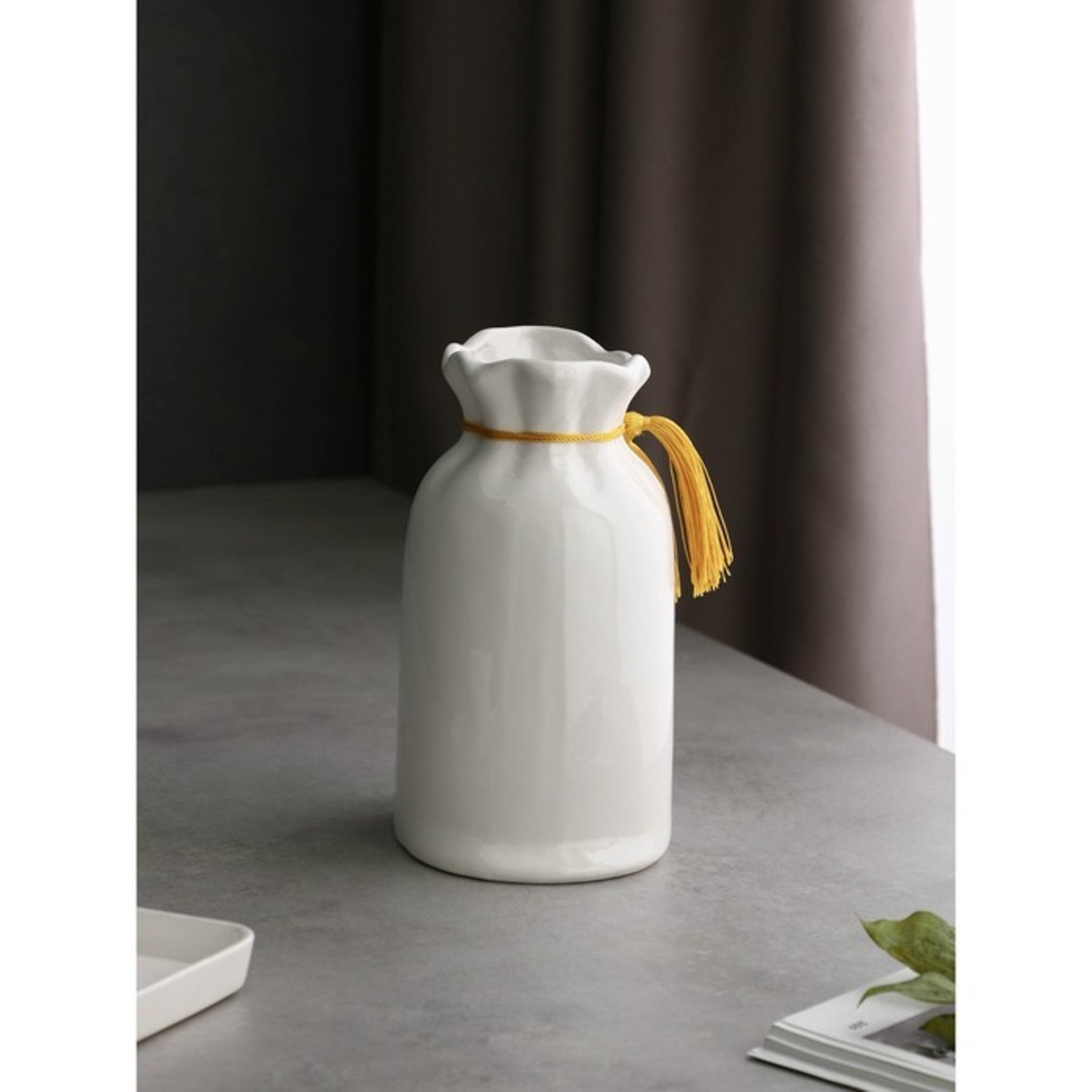 Ваза настольная «Мешочек», h=21 см, цвет белый, керамика, 1 сорт, Иран