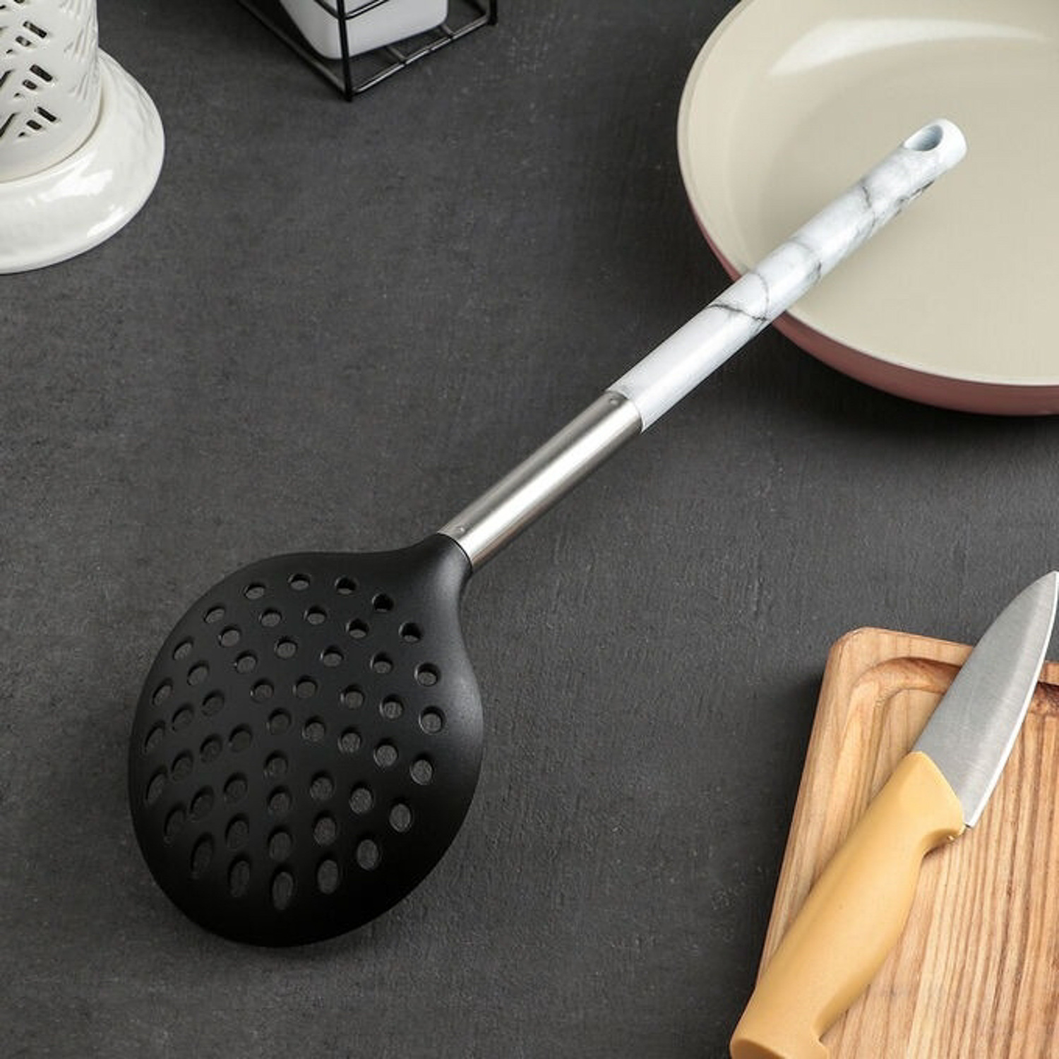 яяяШумовка "Белый мрамор" 34 см, цвет белый 4685444