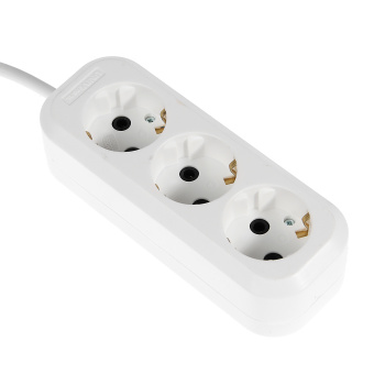 Удлинитель бытовой UNIVersal У10-554, 3 розетки, 5 м, ПВС, 3х0,75 мм2, 2200 Вт, заземление